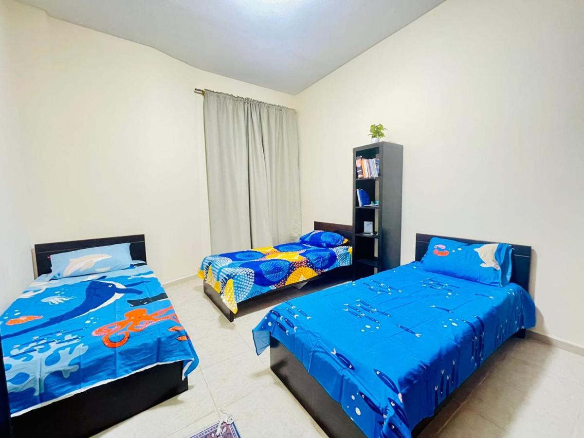 Dubai Hostel Екстериор снимка