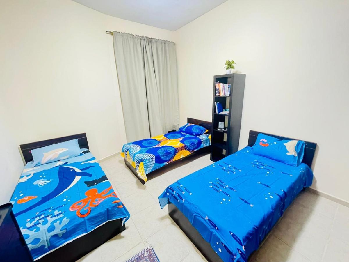 Dubai Hostel Екстериор снимка