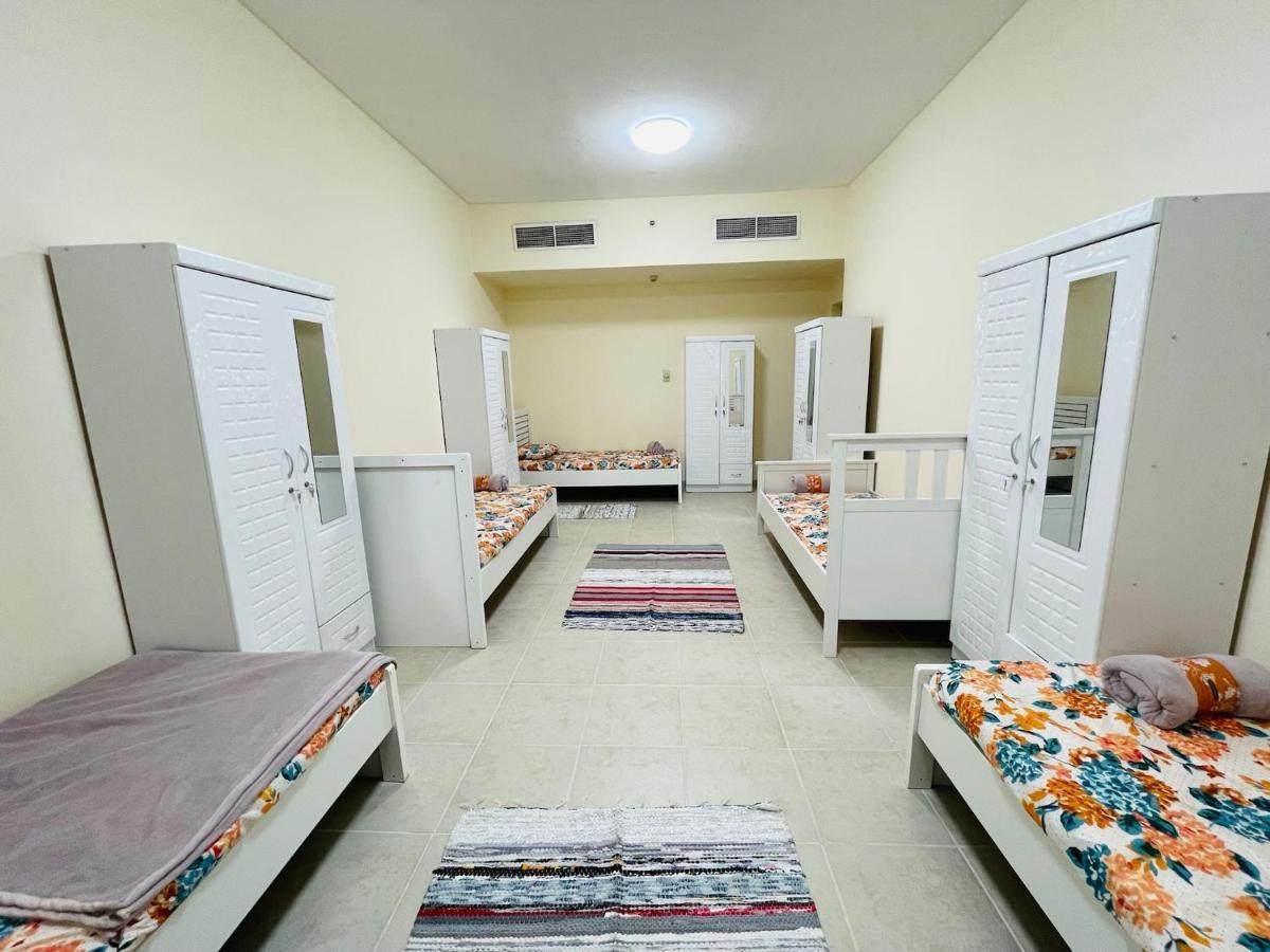 Dubai Hostel Екстериор снимка