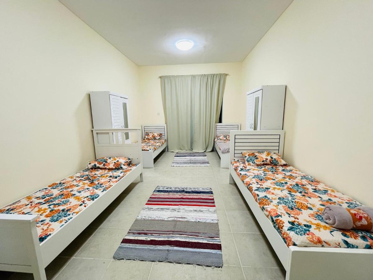 Dubai Hostel Екстериор снимка