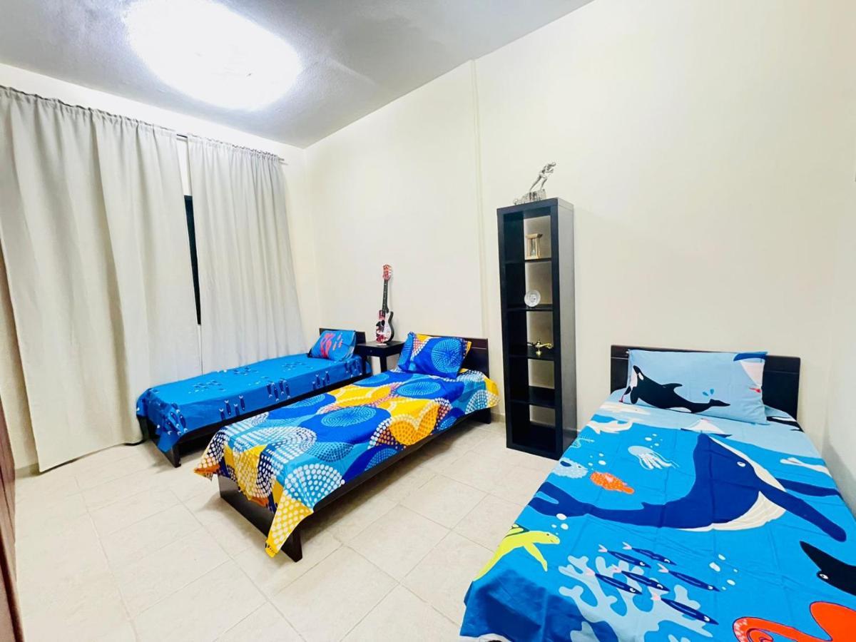 Dubai Hostel Екстериор снимка