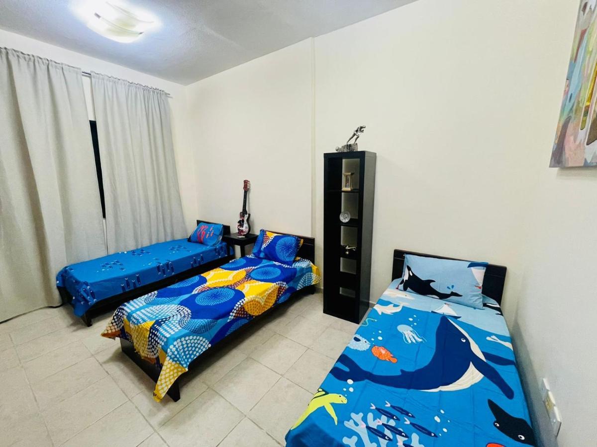 Dubai Hostel Екстериор снимка