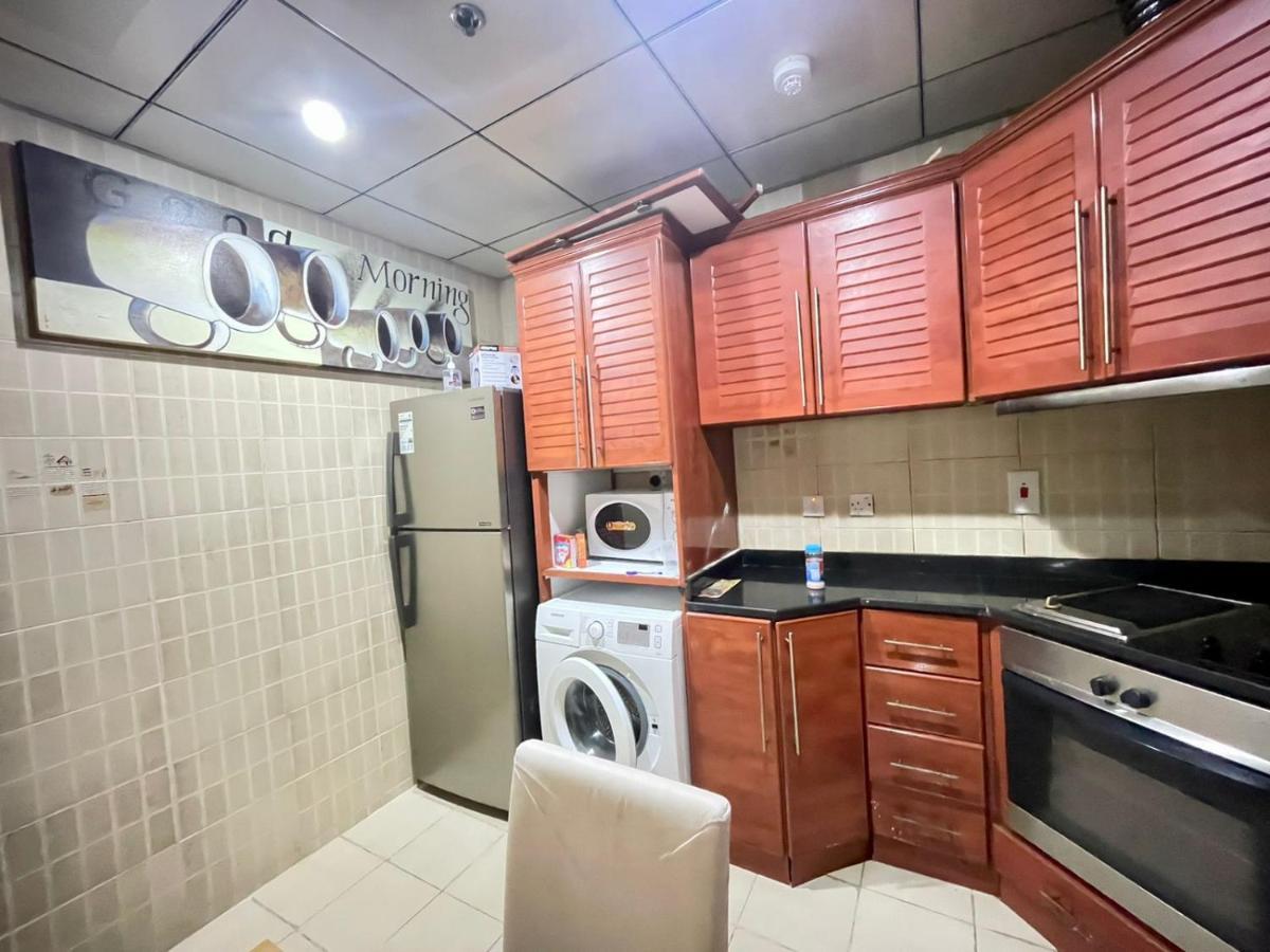 Dubai Hostel Екстериор снимка