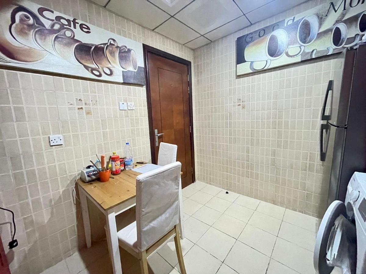 Dubai Hostel Екстериор снимка